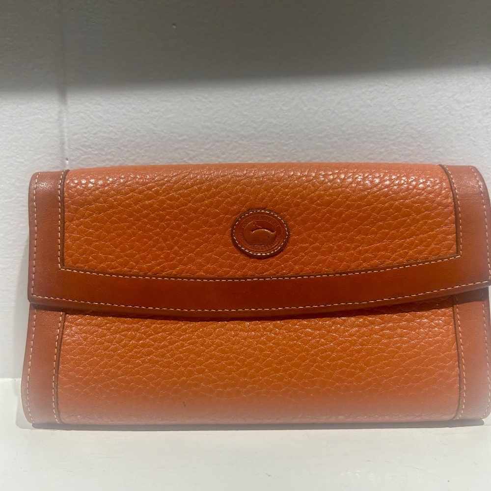 Dooney & Bourke wallet